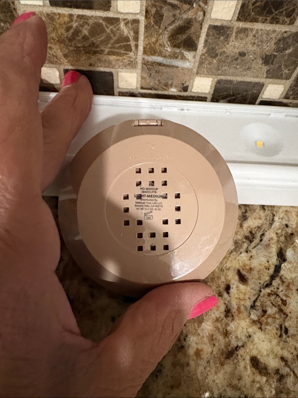 Pressed Powder - light medium - Picture 2 of 7
